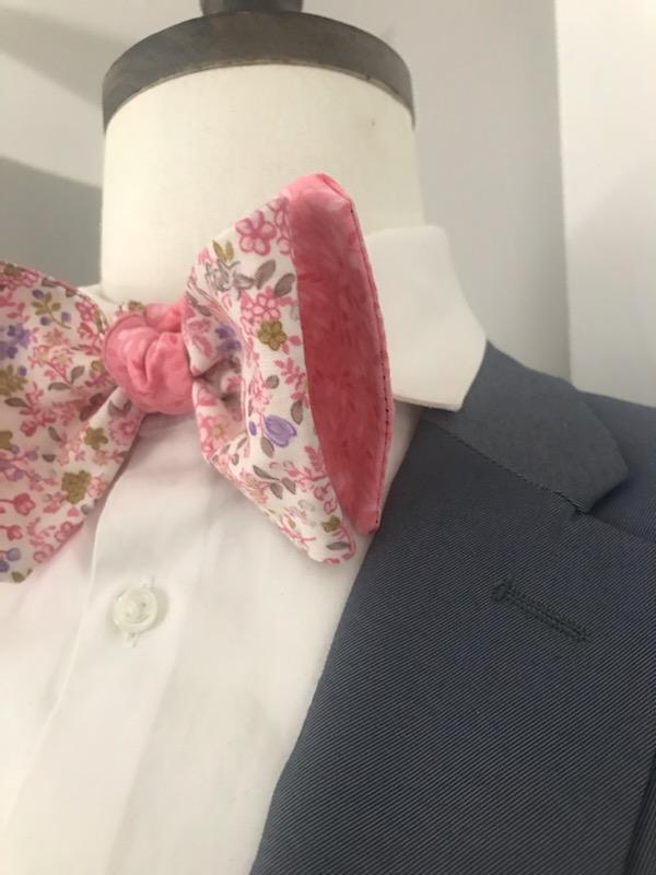 Pink print with a hint of green reversible bowtie set (fatbow)