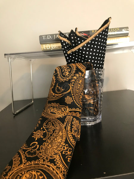 Black and gold Tie Set