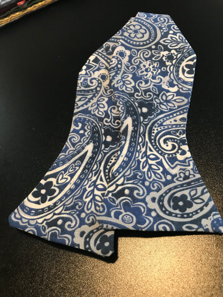 Blue Paisley Print Bowtie Set