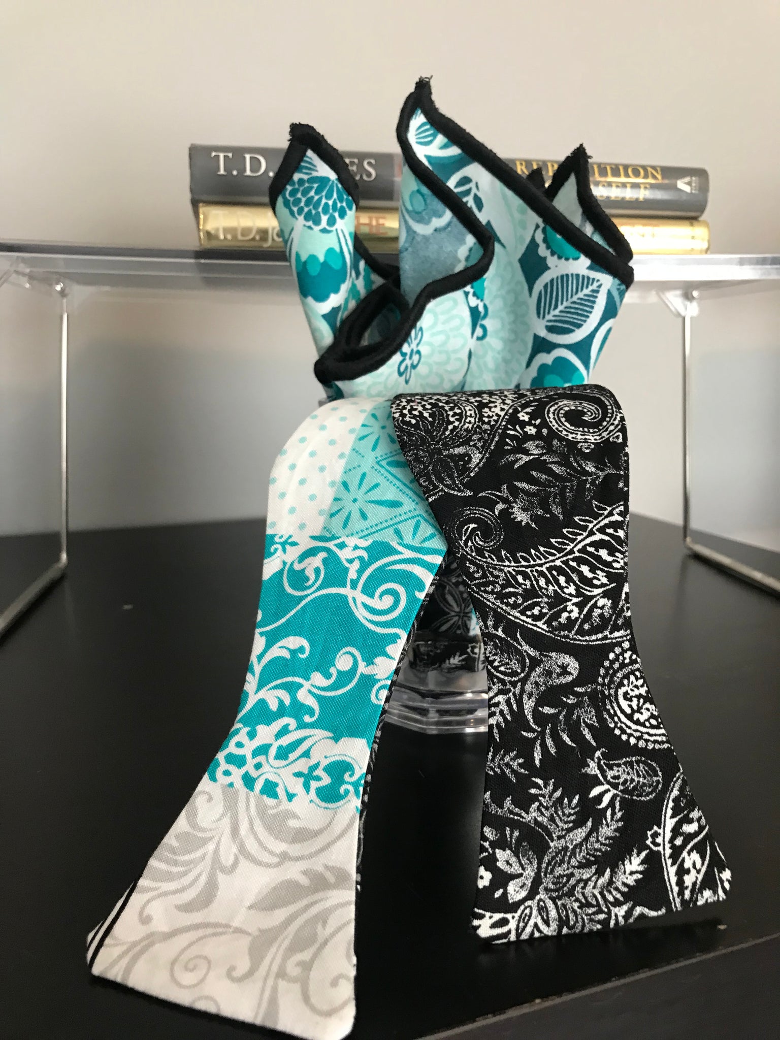 Teal and black Print Bowtie Set
