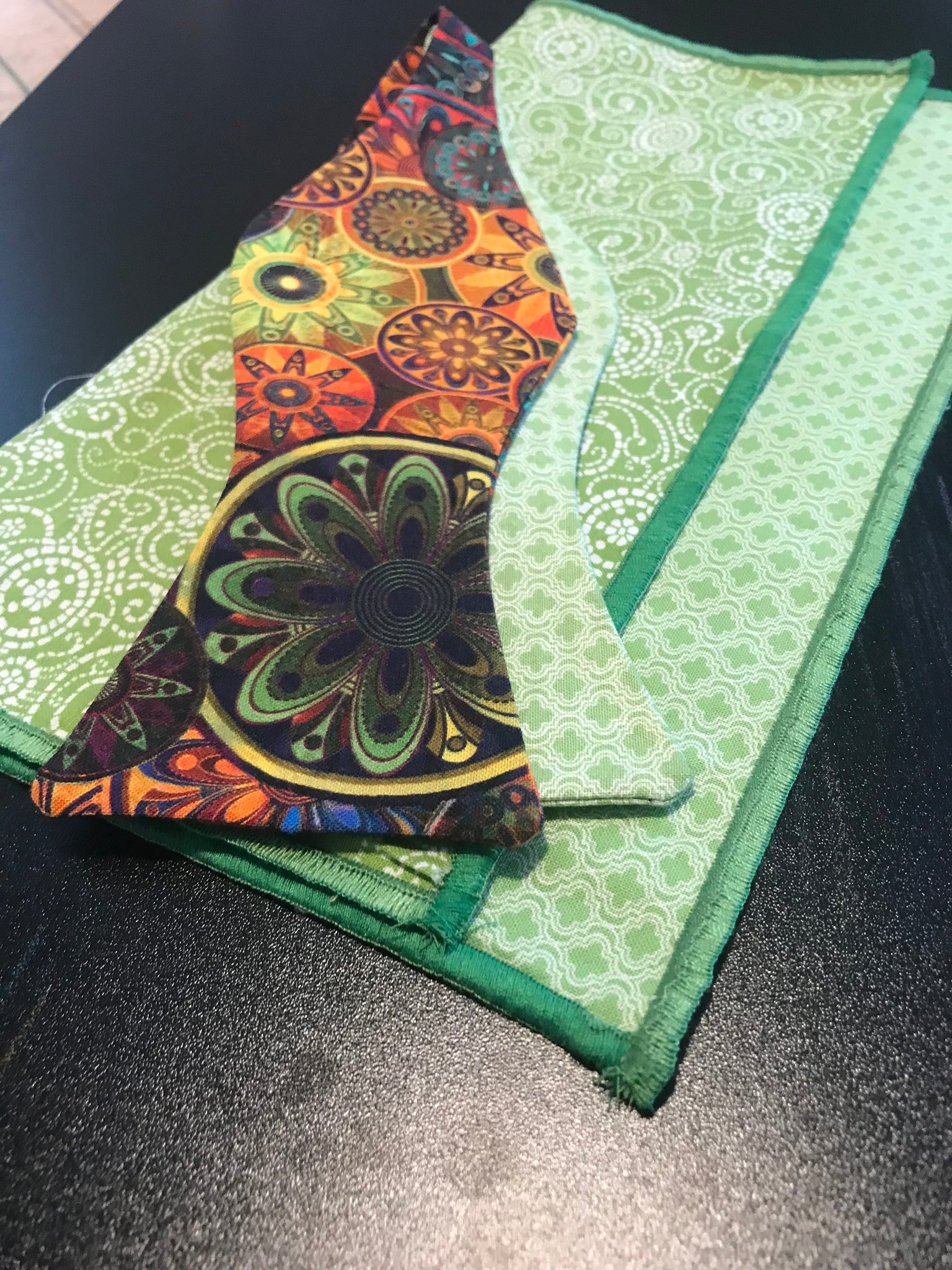 Multi Print and Green BowtieSet