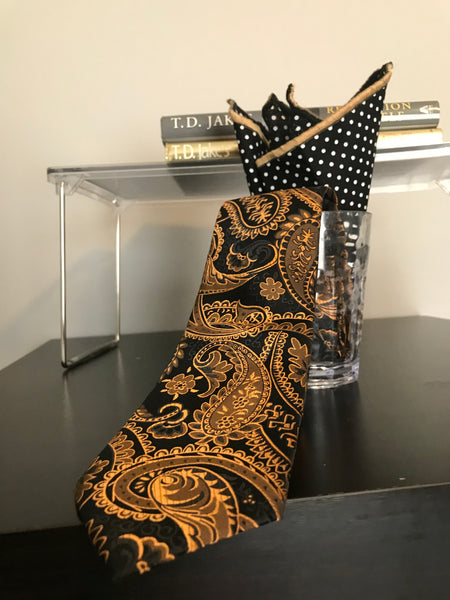 Black and gold Tie Set