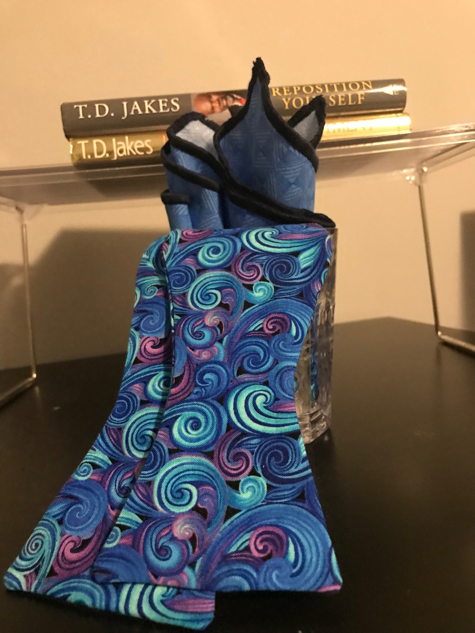 Blue swirl in Print Bowtie Set